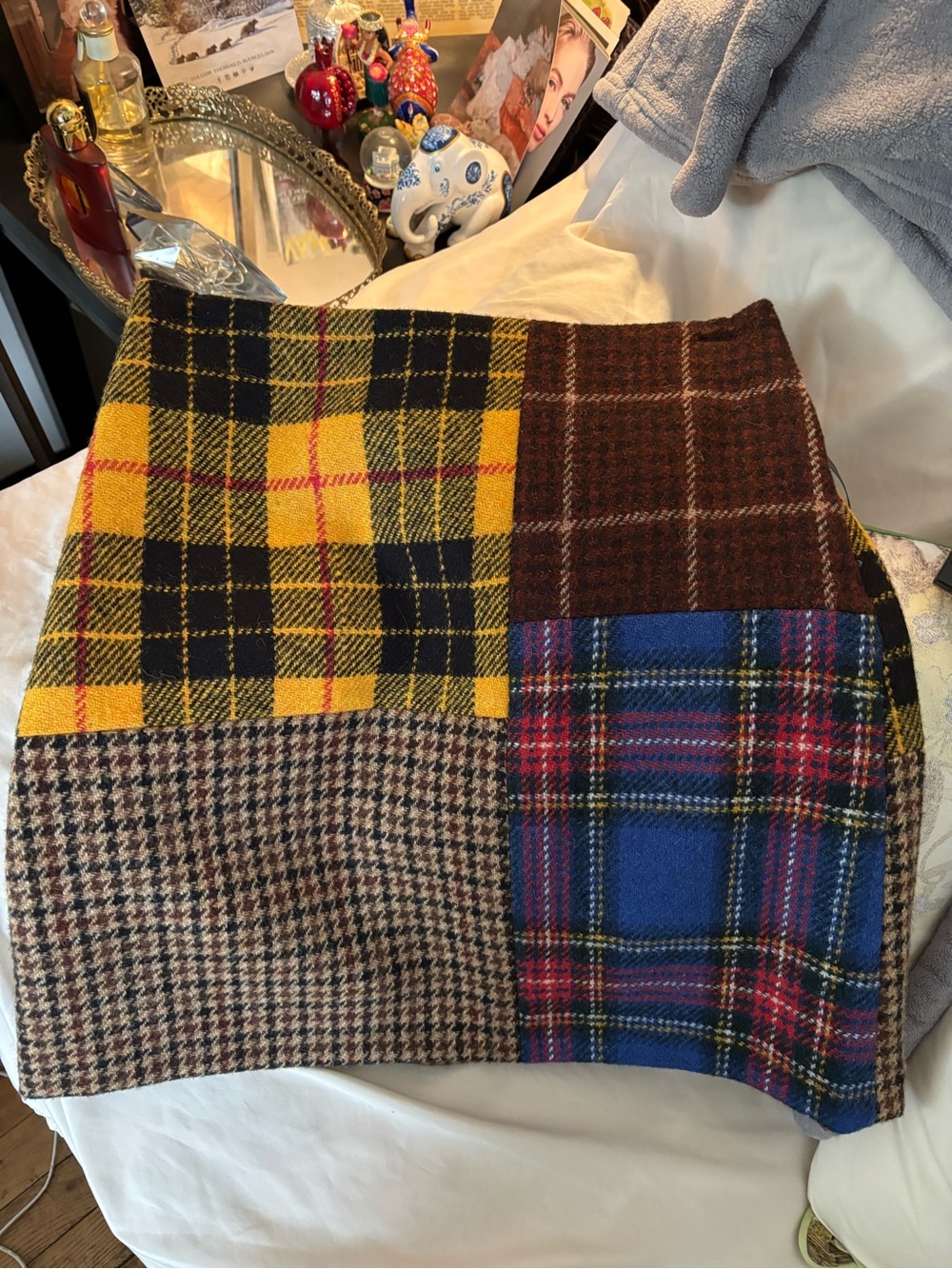 FLASH SALE! 
Only worn once Weekend Max Mara mini skirt in size 2!